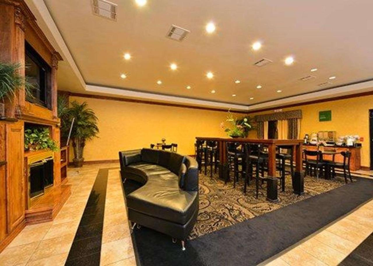 Comfort Suites Bay City Zewnętrze zdjęcie