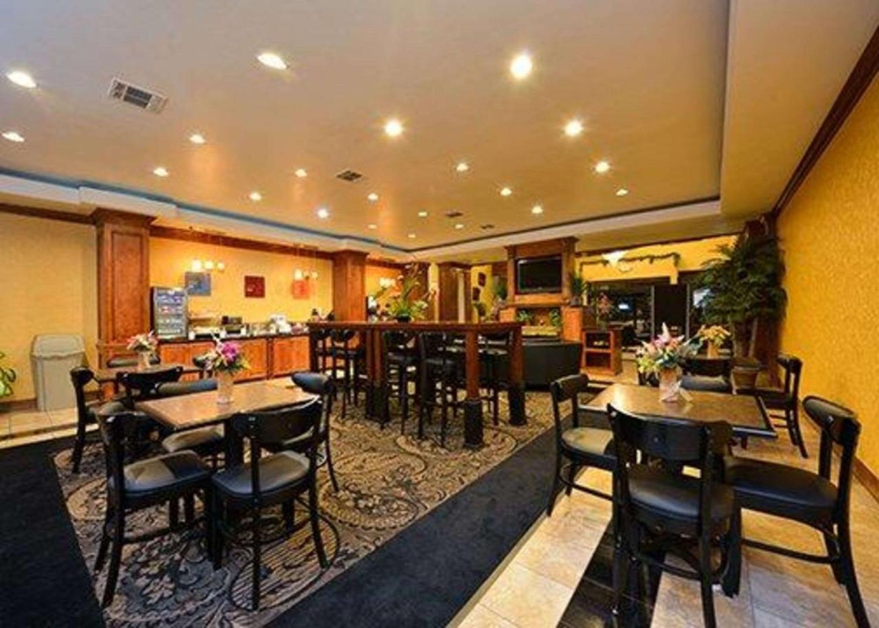 Comfort Suites Bay City Zewnętrze zdjęcie